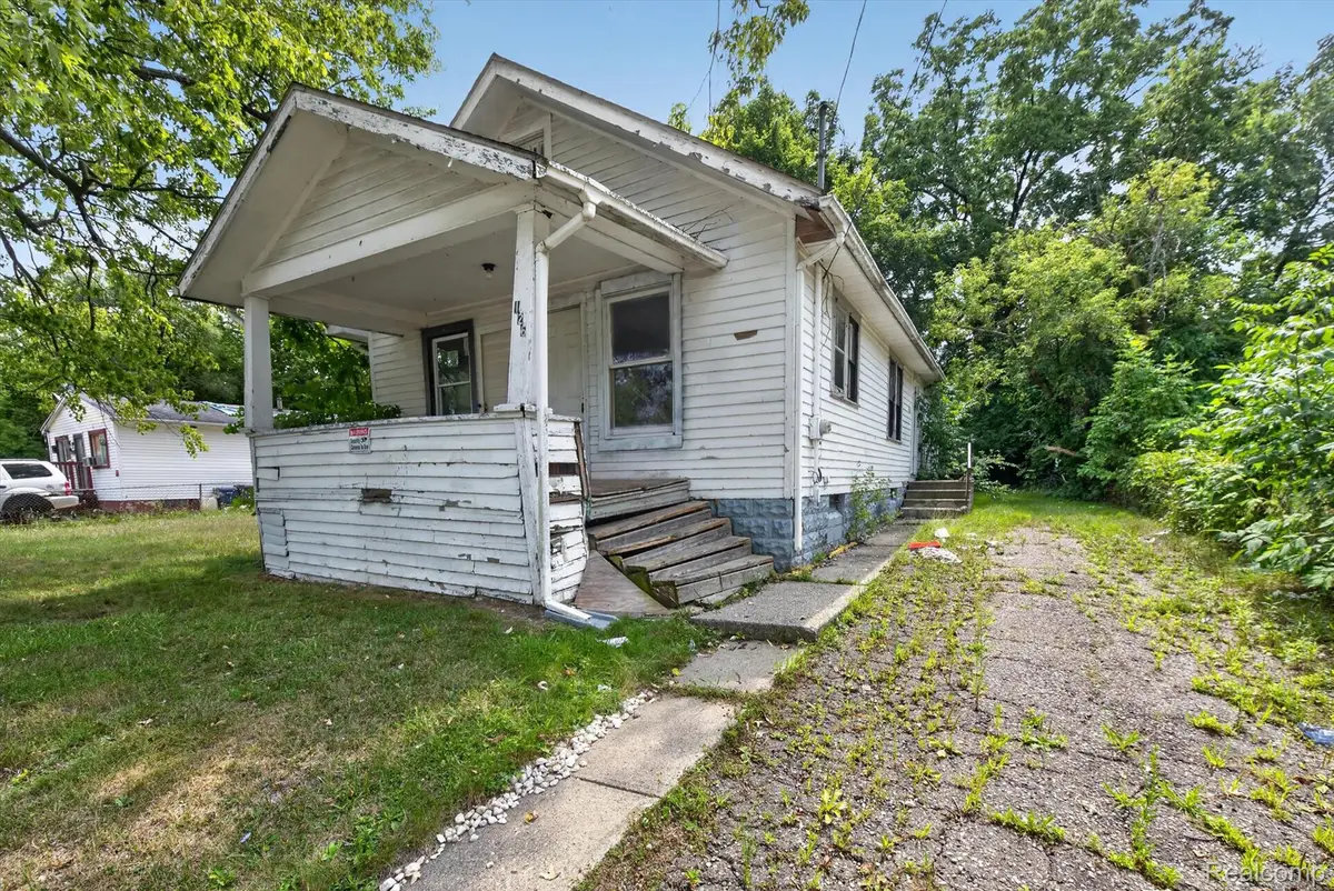 126 E Gracelawn Avenue, Flint, MI 48505 - #1