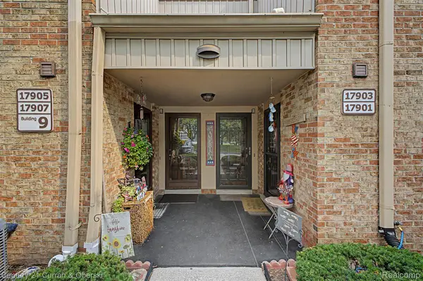 17905 University Park Drive #99, Livonia, MI 48152