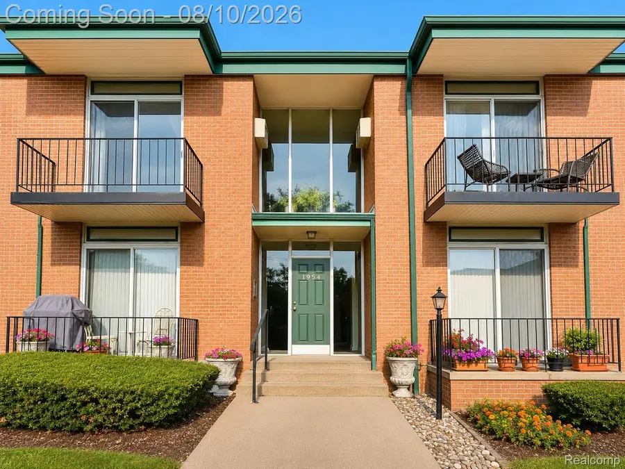 1954 Axtell Drive #5, Troy, MI 48084 - #2
