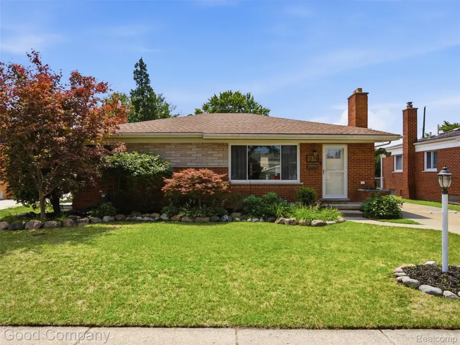 1576 Myrtle Avenue, Madison Heights, MI 48071 - #2