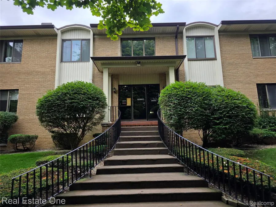 31935 W 14 Mile Road #120, Farmington, MI 48334 - #2