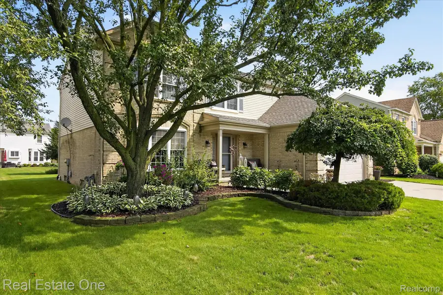 45680 Larchmont Drive, Canton, MI 48187 - #2