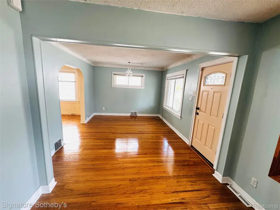 1185 White Avenue, Lincoln Park, MI 48146 - #3
