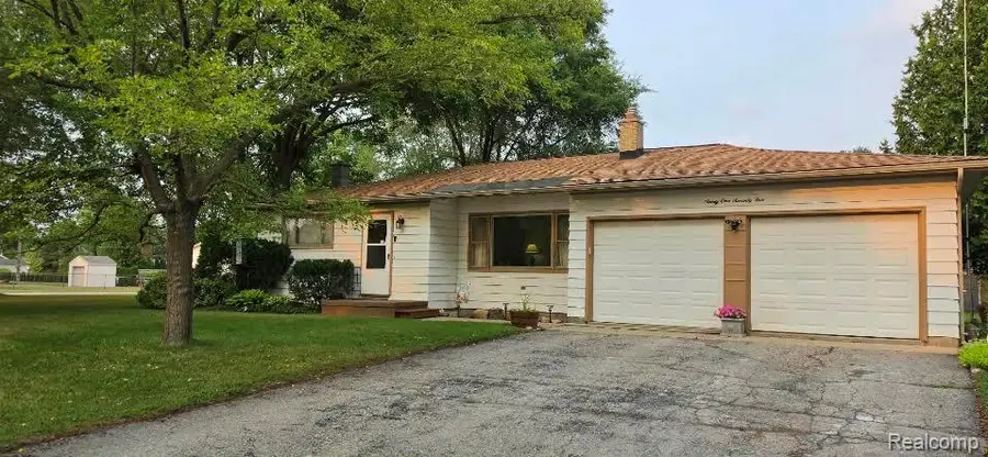 9175 Bernice Drive, Pinckney, MI 48169 - #3