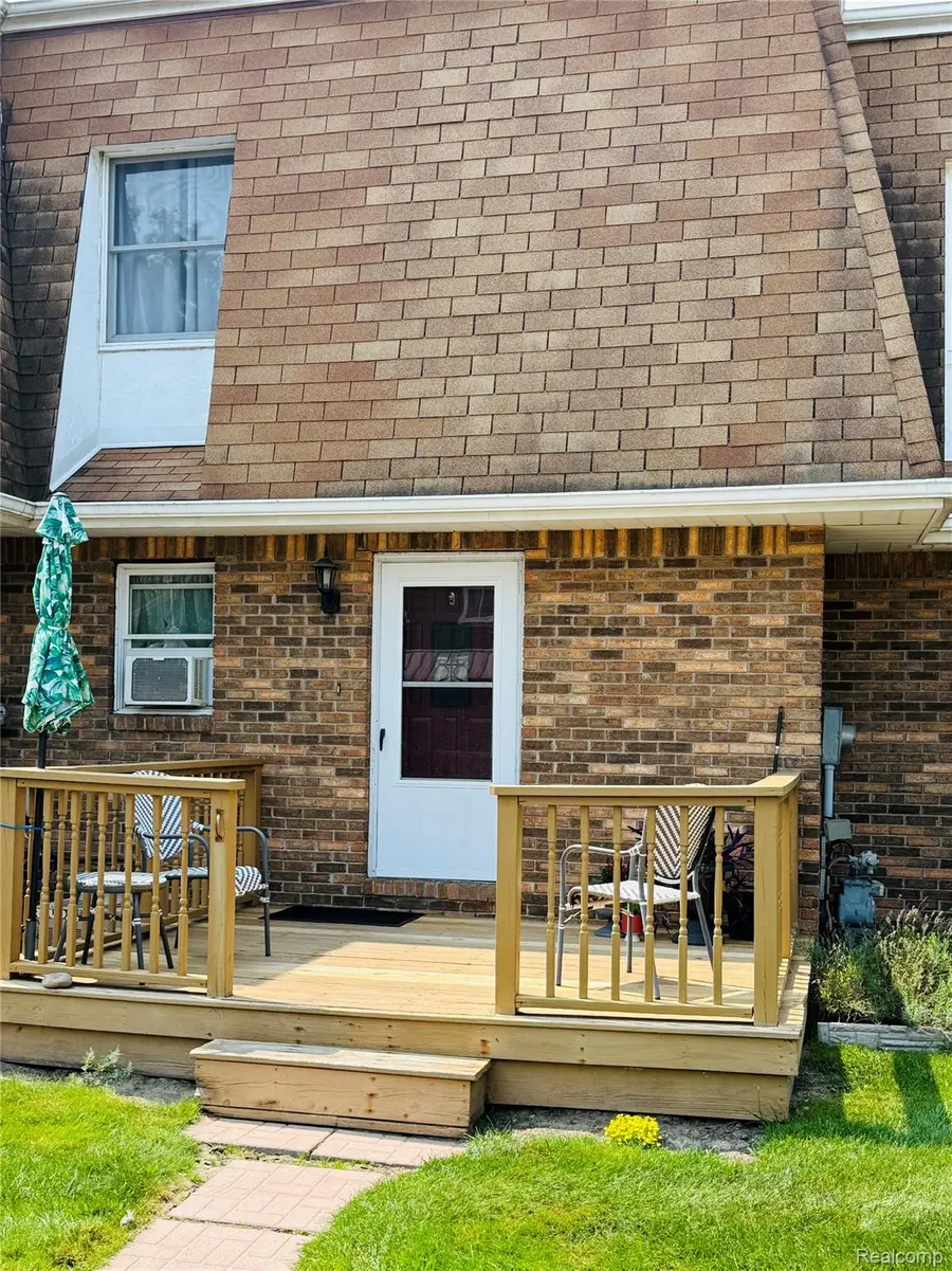 3510 Holland Park Lane #12, Port Huron, MI 48060 - #2