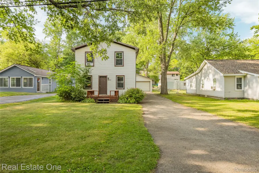 4866 Filer Street, Waterford, MI 48328 - #3