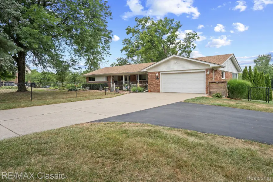 41700 W 11 Mile Road, Novi, MI 48375 - #3