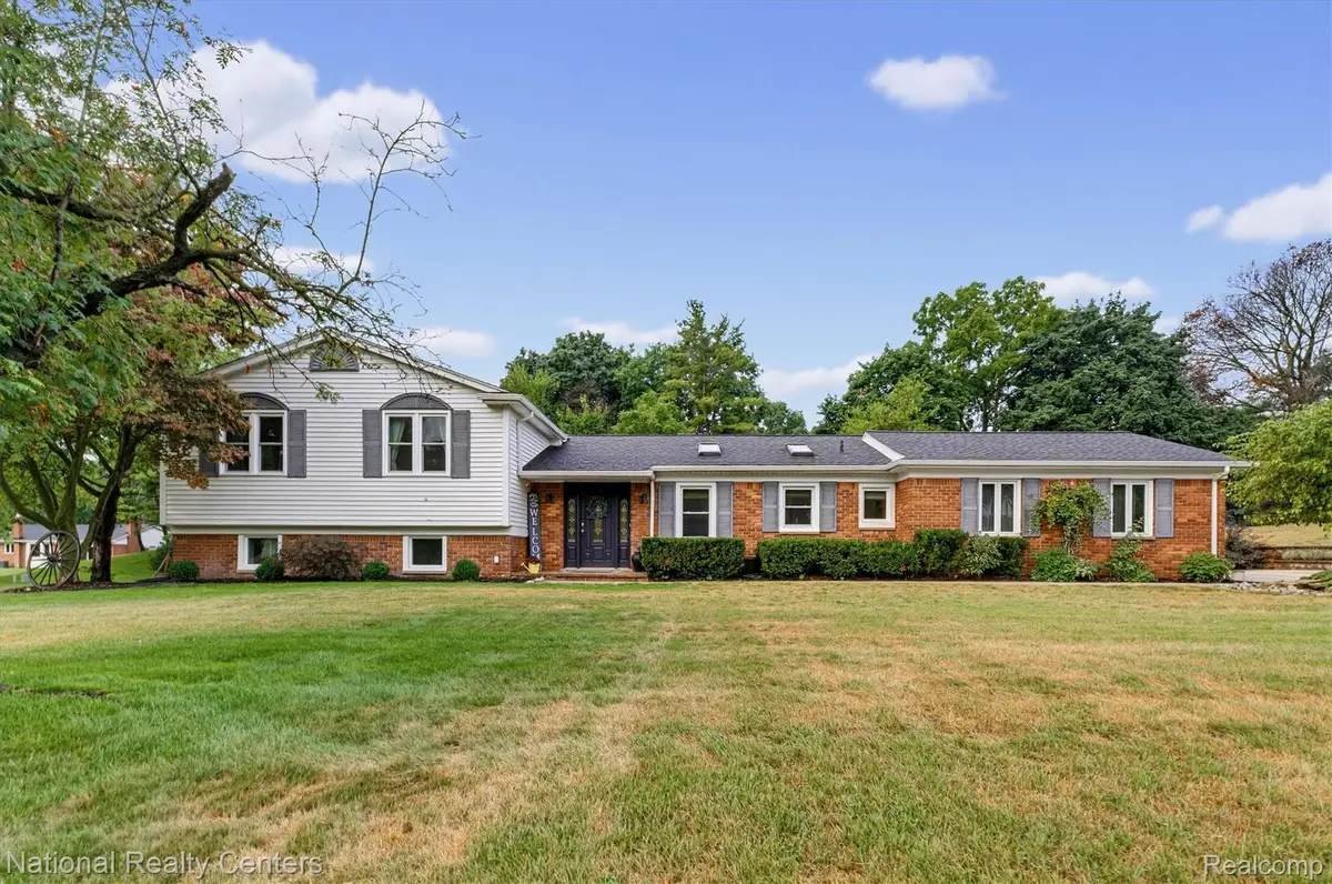 216 Birch Hill Drive, Rochester, MI 48306 - #1