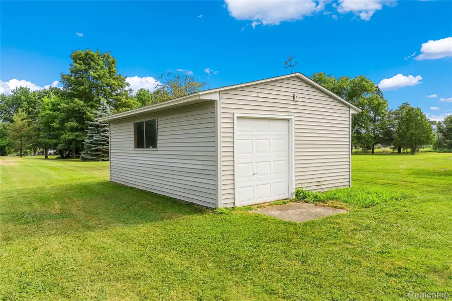 10499 E Potter Road, Davison, MI 48423 - #2