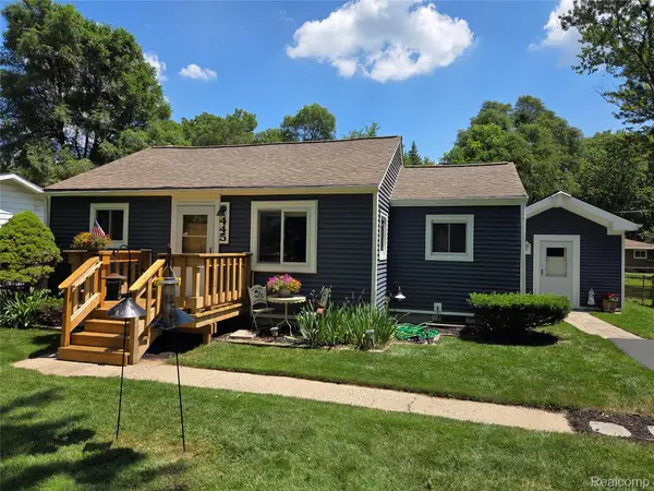 445 Clark Road, Highland, MI 48357