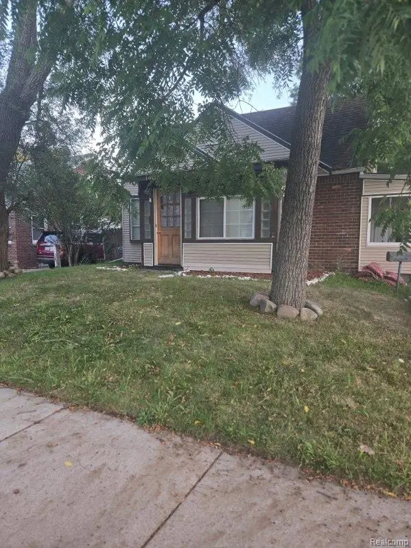 16326 Toepfer Drive, Eastpointe, MI 48021