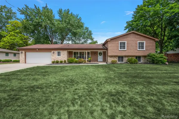 7435 Saint Auburn Drive, BloomfieldHills, MI 48301
