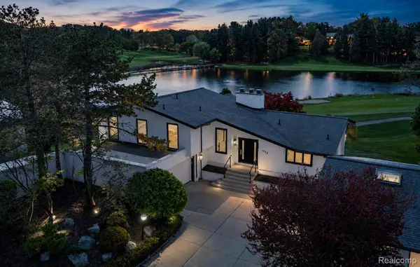 1762 Saint Johns Court, BloomfieldHills, MI 48302