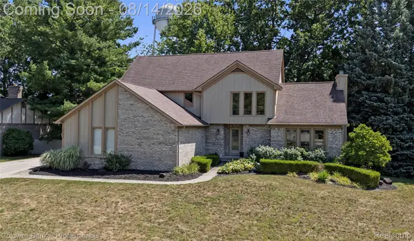 2385 Avondale Street W, SylvanLake, MI 48320