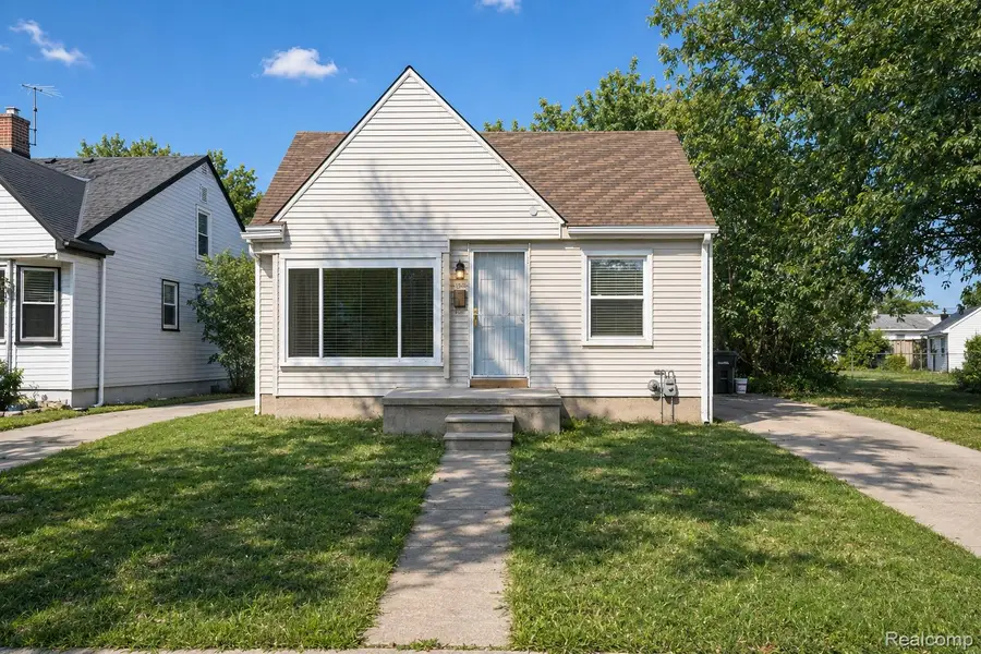 8615 Strathmoor Street, Detroit, MI 48228 - #2