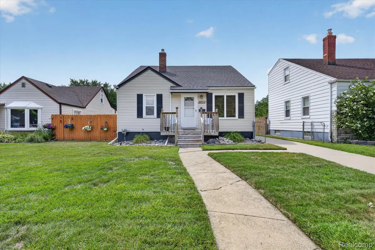 29243 Harding Street, Roseville, MI 48066 - #1