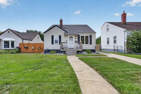 29243 Harding Street, Roseville, MI 48066