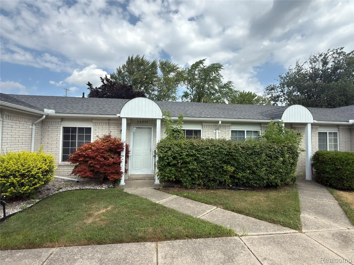 32972 Maple Lane Circle, Warren, MI 48093 - #1
