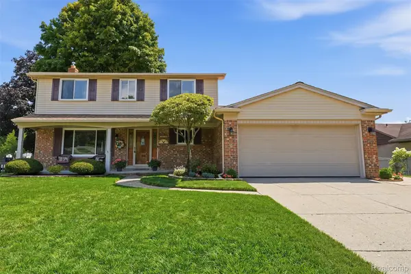 18656 Gill Road, Livonia, MI 48152
