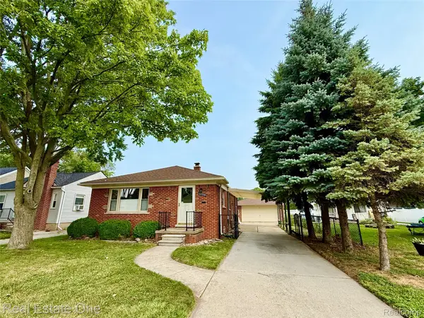 22339 Lanse Street, StClairShores, MI 48081