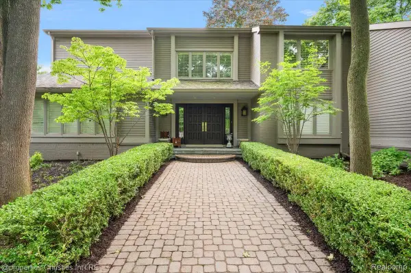 5640 Kolly Road, BloomfieldHills, MI 48301