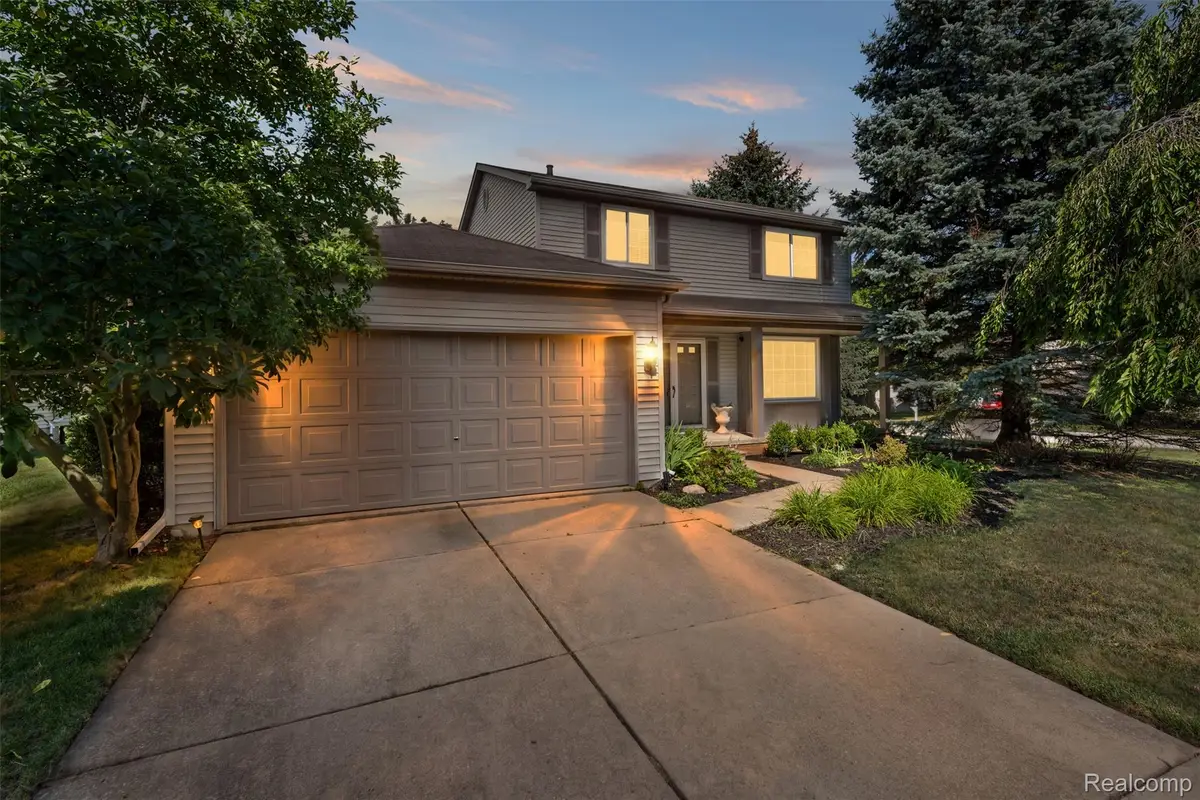 100 Dalton Drive, Rochester Hills, MI 48307 - #1