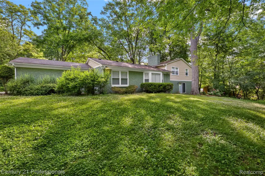 745 Hawthorne Drive, Bloomfield, MI 48304 - #2