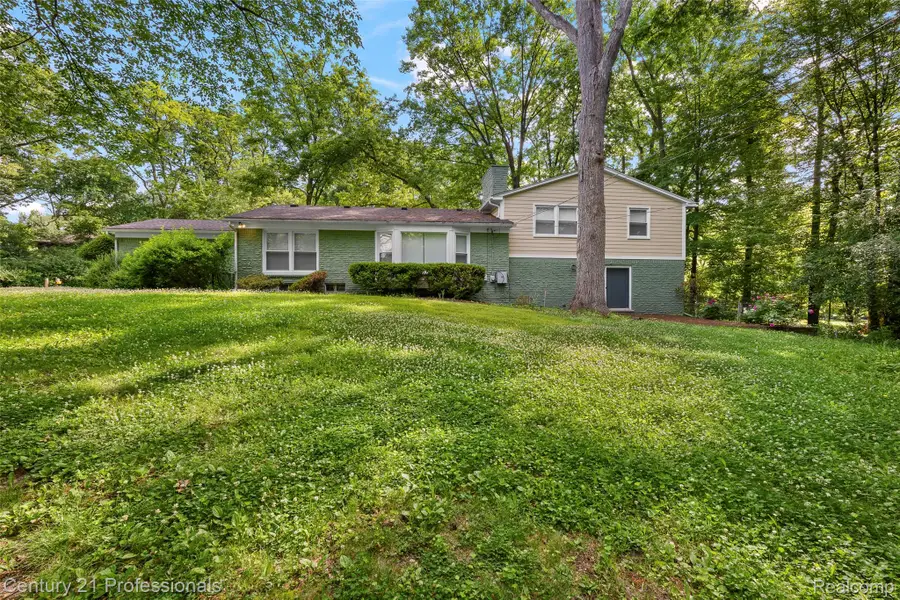 745 Hawthorne Drive, Bloomfield, MI 48304 - #3