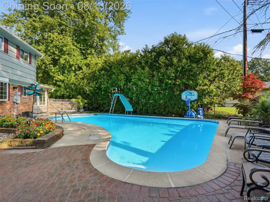 52338 Livingstone Court, Shelby, MI 48316 - #2