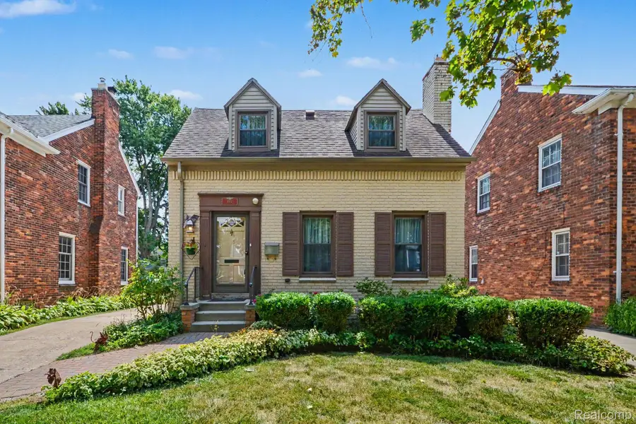 473 Calvin Avenue, Grosse Pointe Farms, MI 48236 - #2