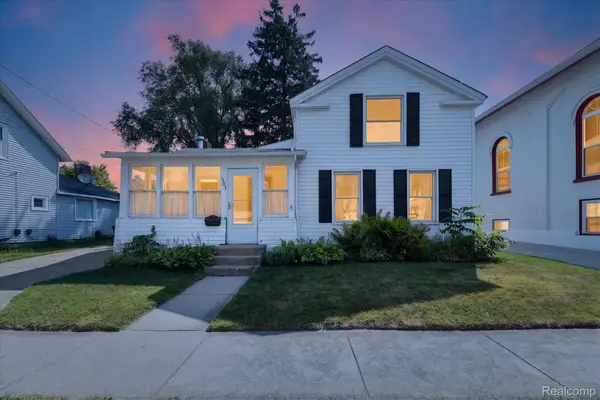 103 Washington Street, Holly, MI 48442