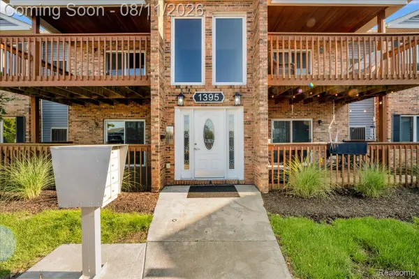 1395 Harbour Boulevard #137, Trenton, MI 48183