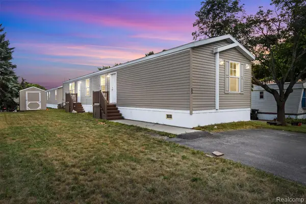 33 Hummingbird Drive, LakeOrion, MI 48359