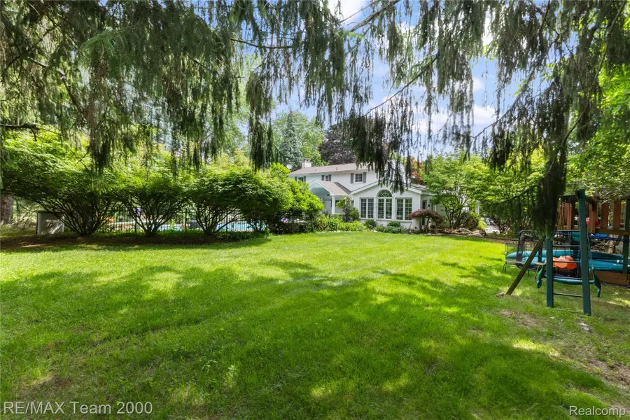 5250 Kellen Lane, Bloomfield, MI 48302 - #3