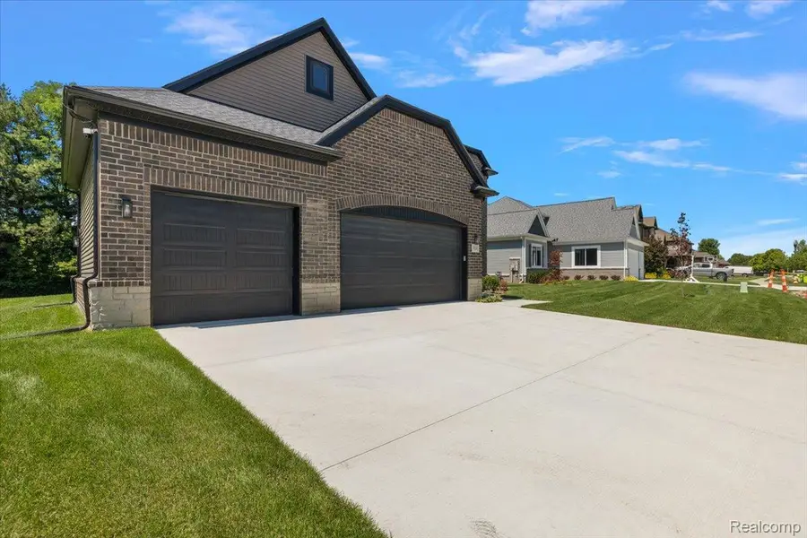 49241 London Bridge Drive, Macomb, MI 48042 - #3