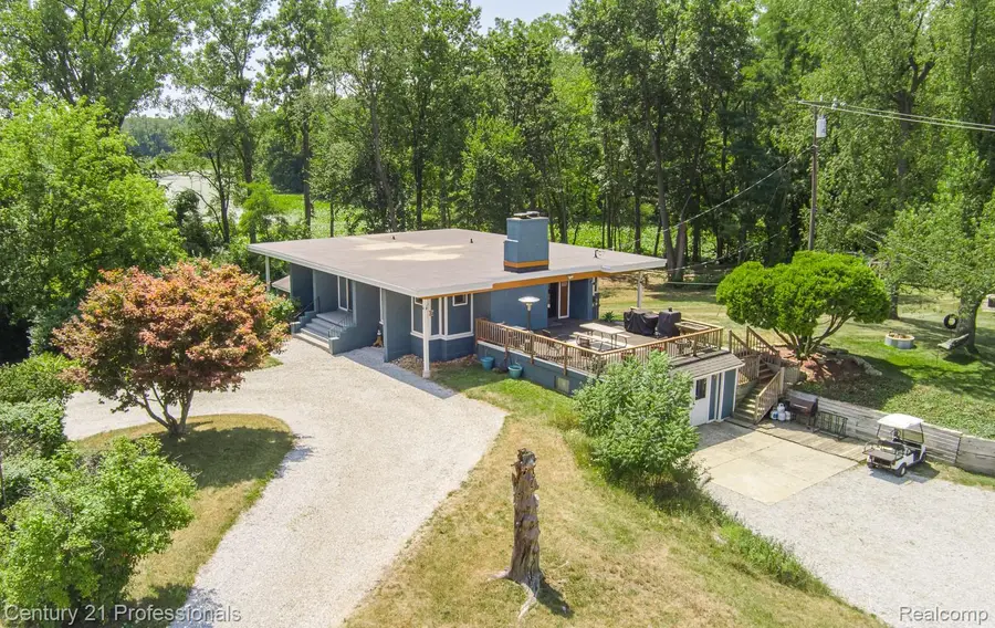 9561 Ute Pointe Drive, Clarkston, MI 48346 - #2