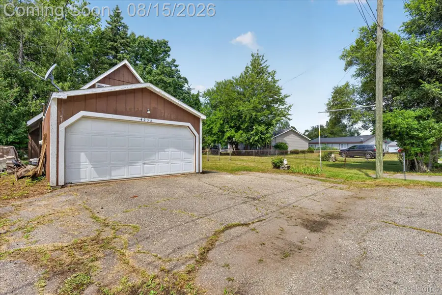 4235 Lake Grove Court, White Lake, MI 48383 - #2