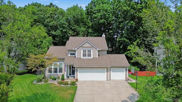 5294 Glenwood Creek, Clarkston, MI 48348