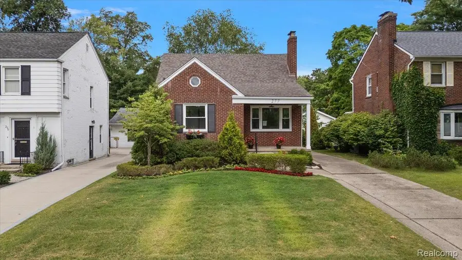 277 Beaupre Avenue, Grosse Pointe Farms, MI 48236 - #2
