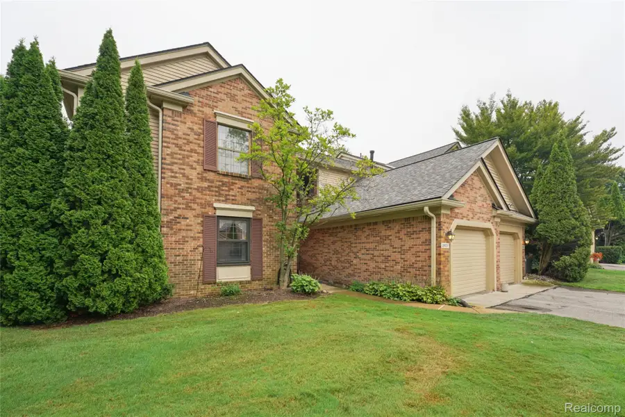 29823 Indian Trail #105, Farmington Hills, MI 48331 - #2