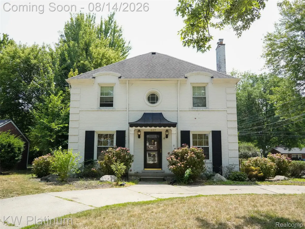 657 Hawthorne Road, Grosse Pointe Woods, MI 48236 - #1