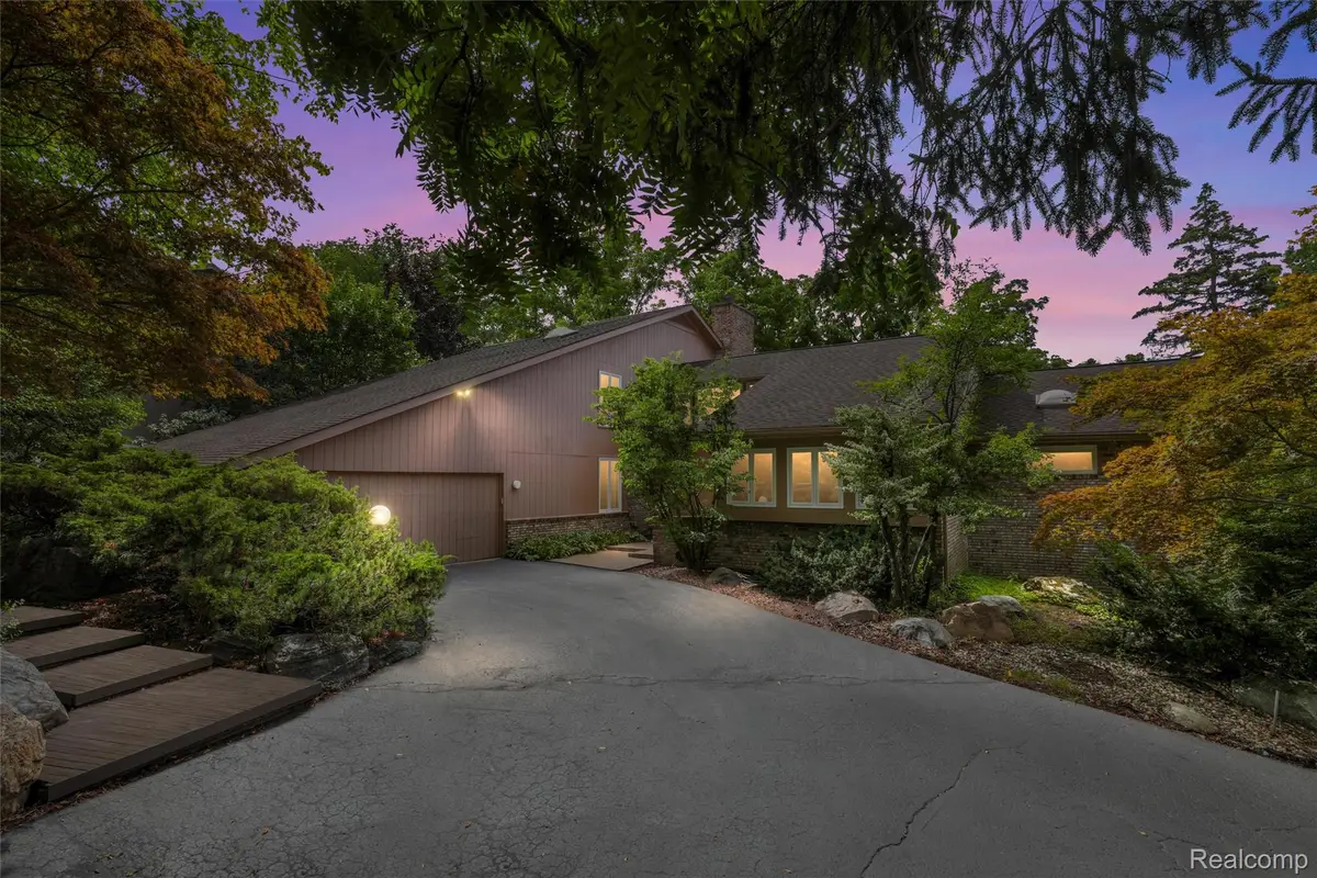 4972 Champlain Circle, West Bloomfield, MI 48323 - #1