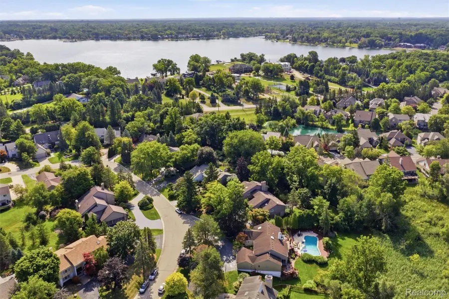 4972 Champlain Circle, West Bloomfield, MI 48323 - #3