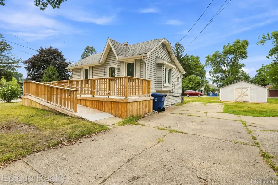 7050 Williams Lake Road, Waterford, MI 48329 - #3