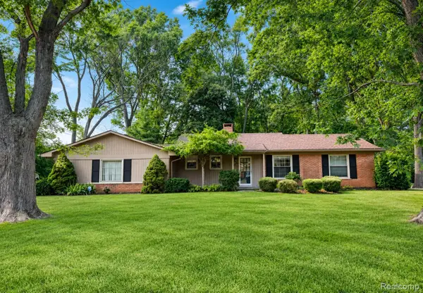 1111 Ashover Drive, BloomfieldHills, MI 48304