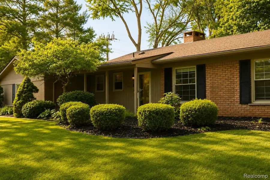 1111 Ashover Drive, Bloomfield, MI 48304 - #2