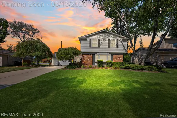 15785 Edgewood Street, Livonia, MI 48154