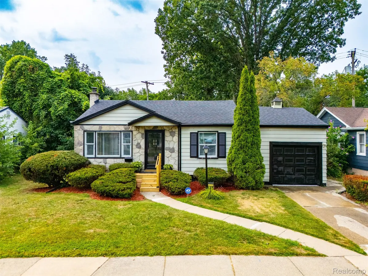 2229 E 8 Mile Road, Harper Woods, MI 48236 - #1
