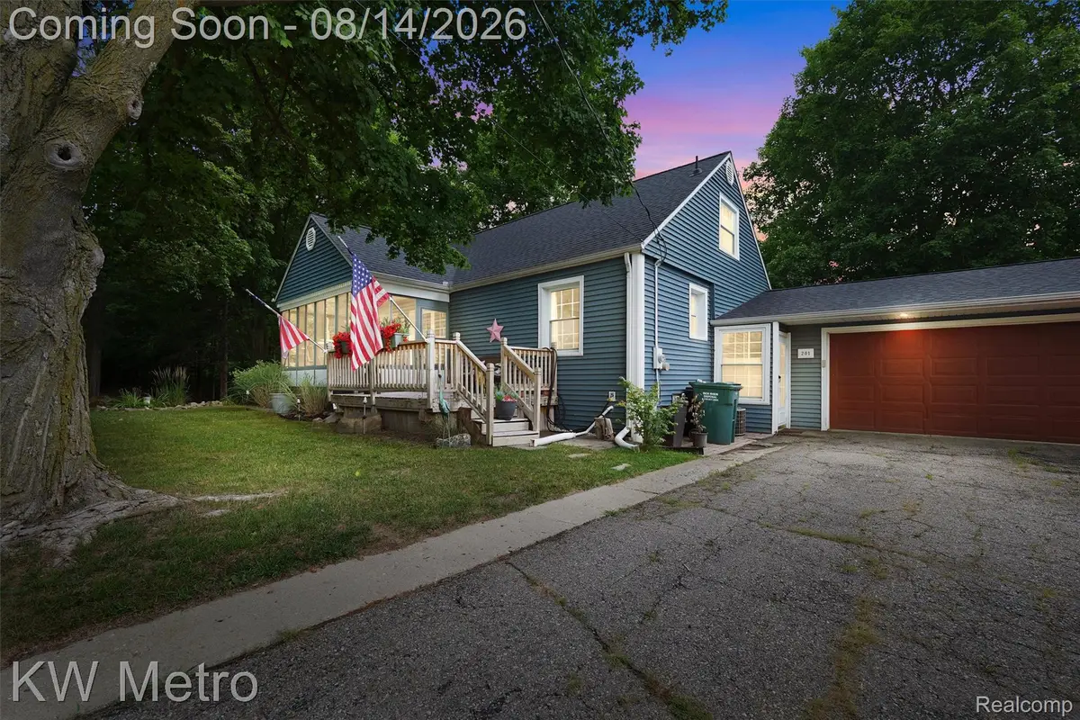 201 S Mapleleaf Road, Lapeer, MI 48446 - #1