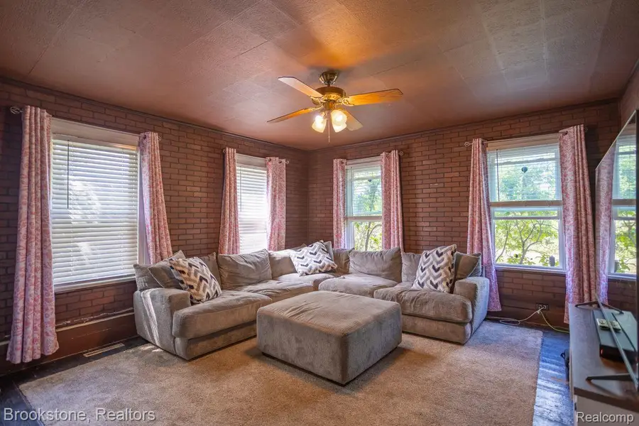 211 E Oregon Street, Lapeer, MI 48446 - #3